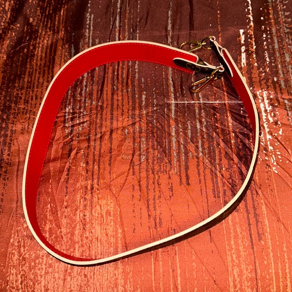 Louis Vuttion purse strap can be worn as a crossbody or on shoulder 90cm long - Picture 3 of 14